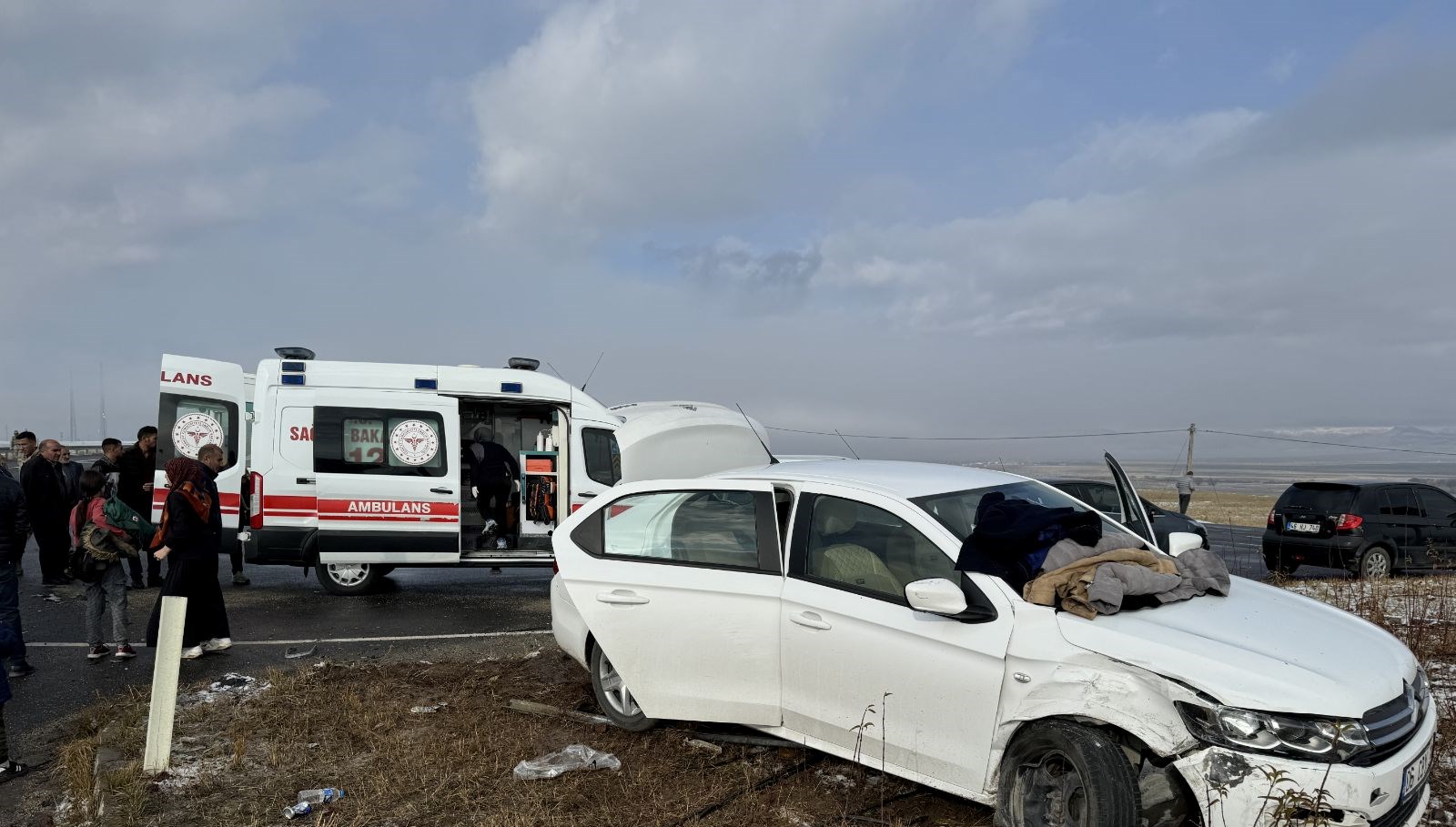 Ağrı’da 3 ayrı trafik kazasında 4 kişi yaralandı